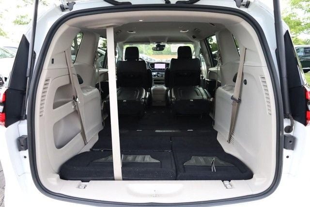 2022 Chrysler Pacifica Touring L [MotorTrend Certified]