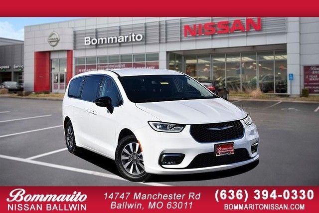 2024 Chrysler Pacifica Hybrid Select