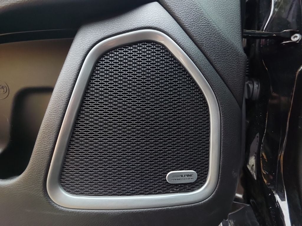 2025 Jeep Compass Latitude 4WD Sun & Sound / Convenience Group