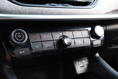 2025 Jeep Compass Latitude 4WD Sun & Sound / Convenience Group