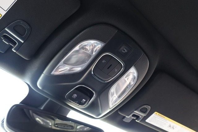 2025 Jeep Compass Latitude 4WD Sun & Sound / Convenience Group
