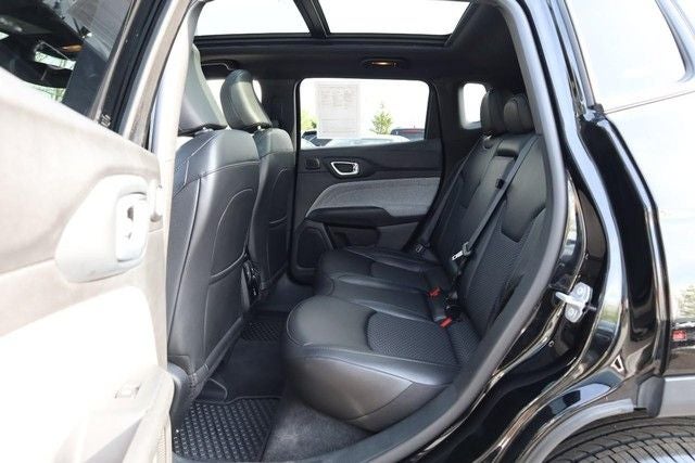 2025 Jeep Compass Latitude 4WD Sun & Sound / Convenience Group