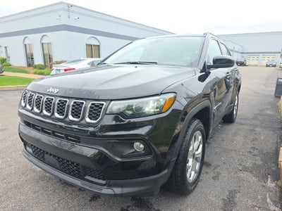 2025 Jeep Compass Latitude 4WD Sun & Sound / Convenience Group