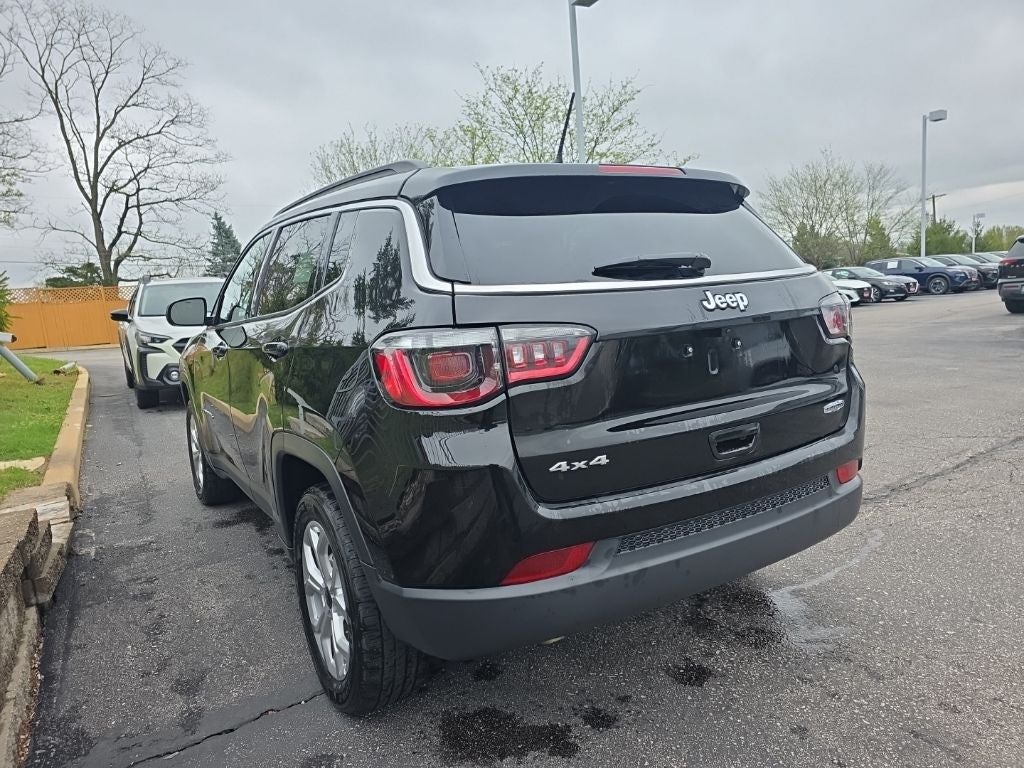 2025 Jeep Compass Latitude 4WD Sun & Sound / Convenience Group