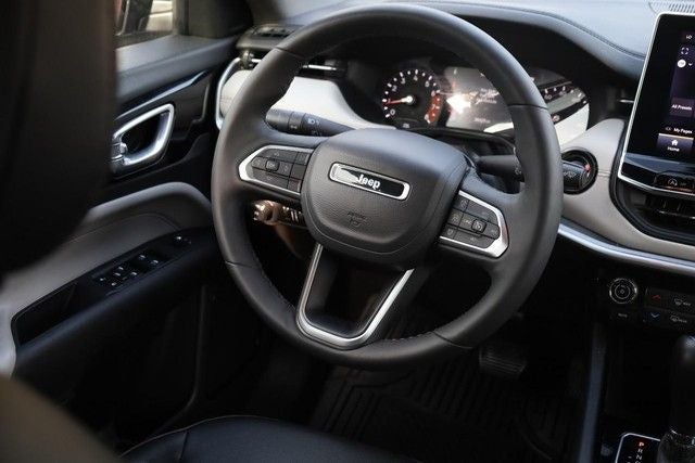 2025 Jeep Compass Limited 4WD [MotorTrend Certified]