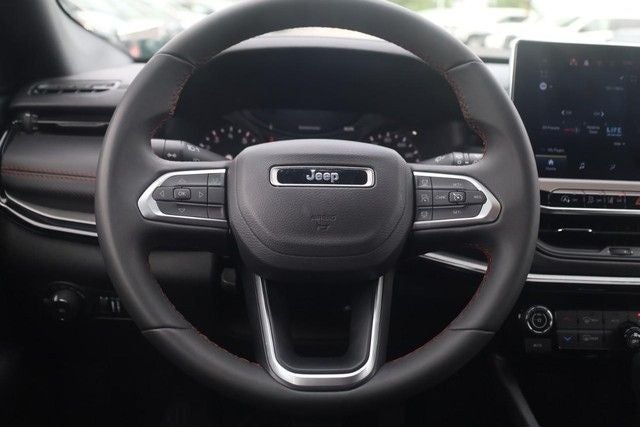 2025 Jeep Compass Trailhawk 4WD [MotorTrend Certified]