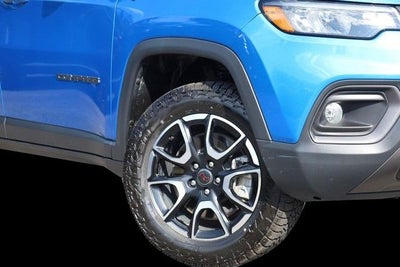 2025 Jeep Compass Trailhawk 4WD [MotorTrend Certified]