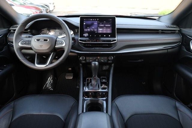 2025 Jeep Compass Trailhawk 4WD [MotorTrend Certified]