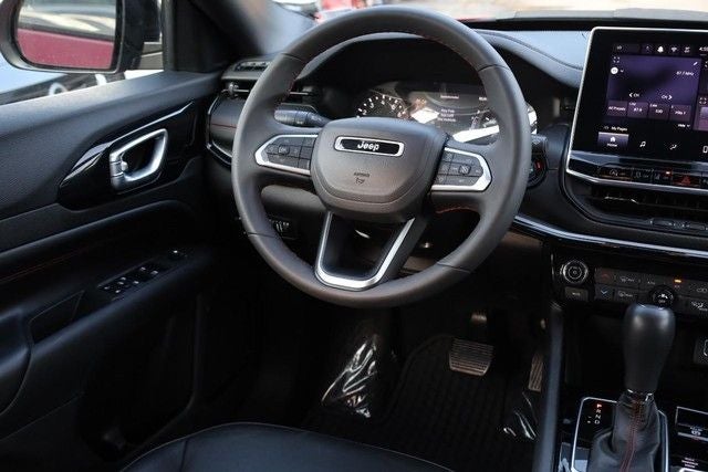 2025 Jeep Compass Trailhawk 4WD [MotorTrend Certified]