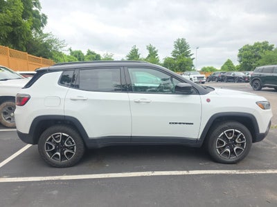 2025 Jeep Compass Trailhawk 4WD Trailer/ Tow Group [MotorTrend Certified]