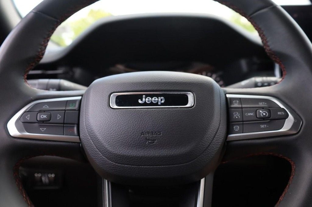 2025 Jeep Compass Trailhawk 4WD Trailer/ Tow Group [MotorTrend Certified]