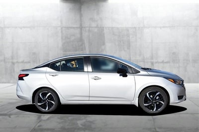 2025 Nissan Versa SR