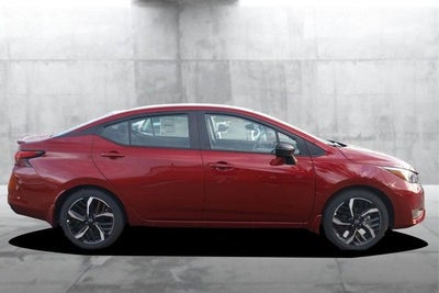 2025 Nissan Versa SR