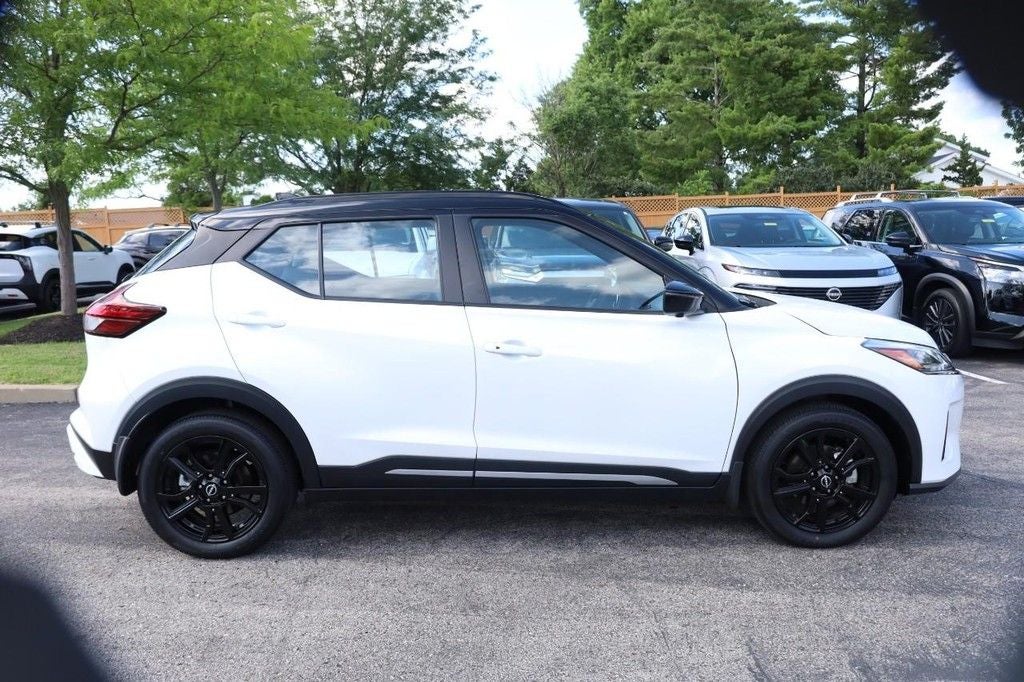 2023 Nissan Kicks SR