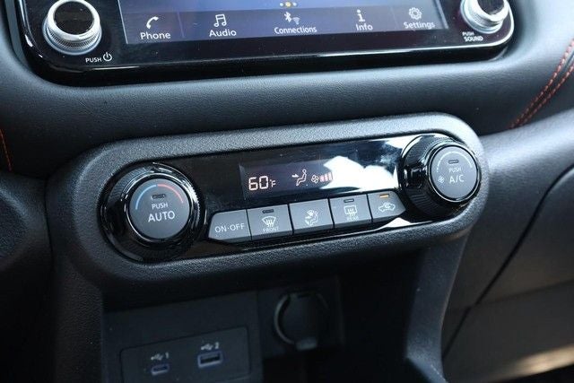 2022 Nissan Kicks SR