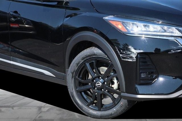 2022 Nissan Kicks SR