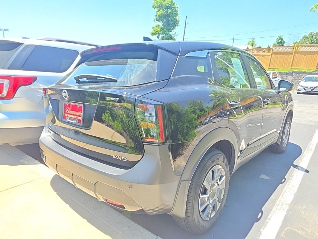 2025 Nissan Kicks S