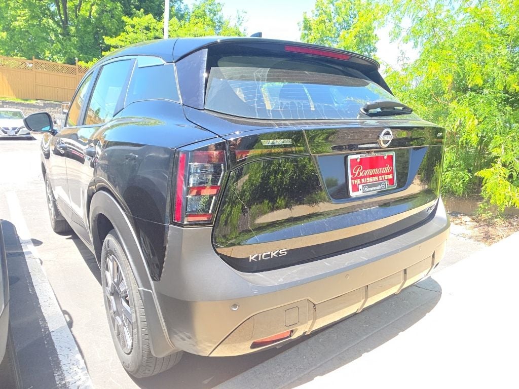 2025 Nissan Kicks S