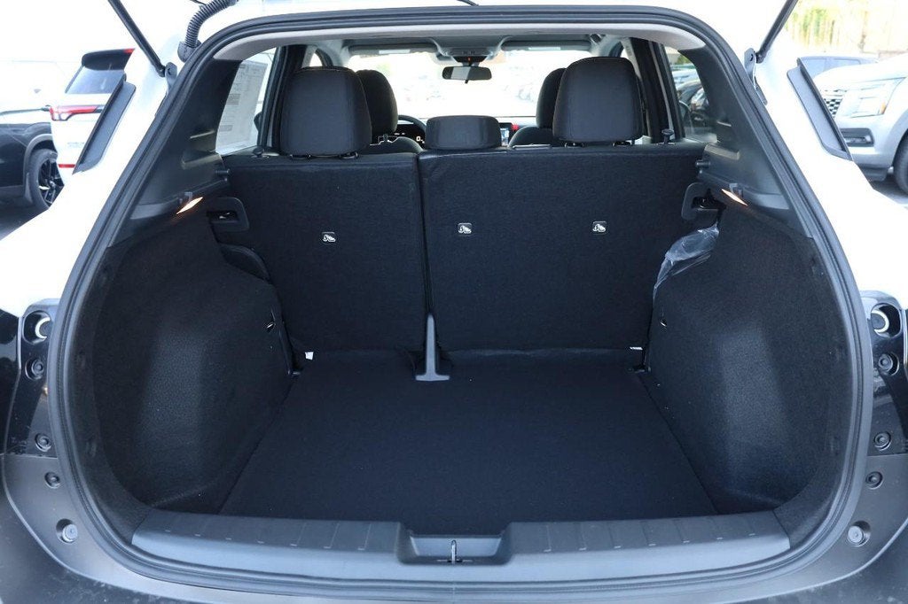 2027 Nissan Kicks SV