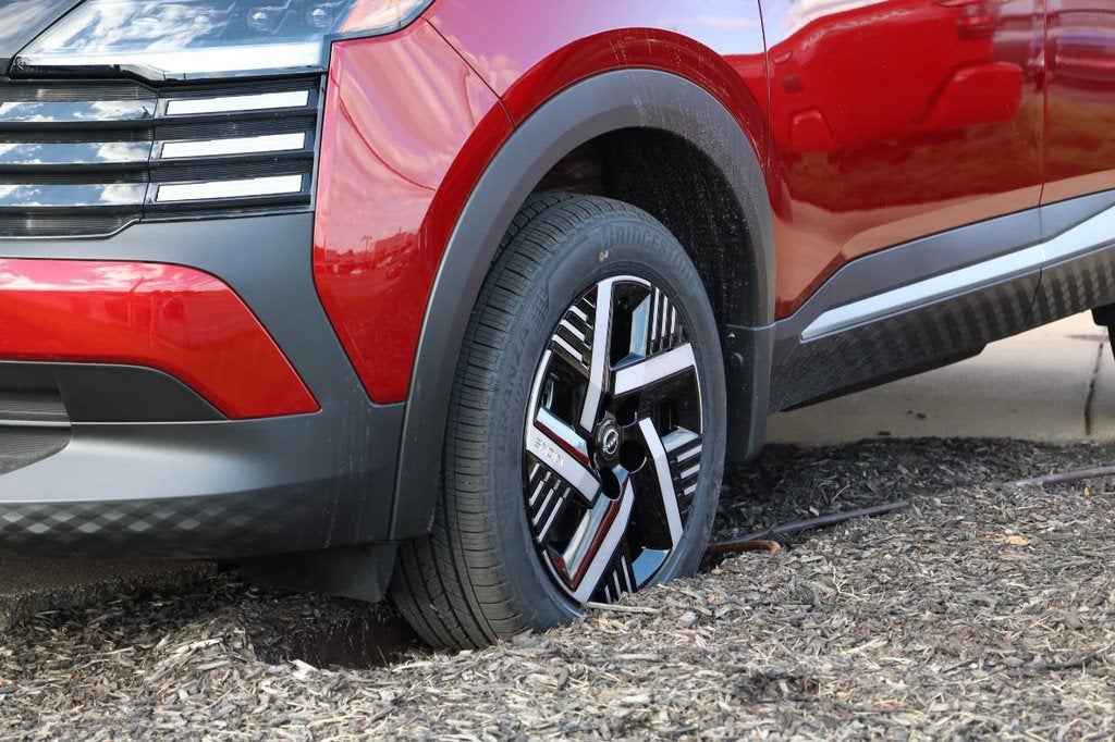 2027 Nissan Kicks SV