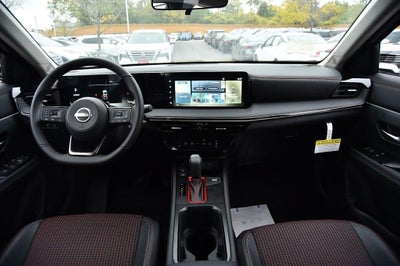 2025 Nissan Kicks SR