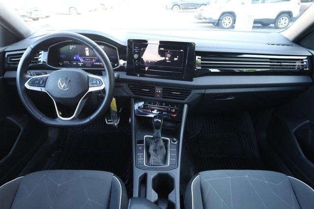 2025 Volkswagen Jetta 1.5T Sport [MotorTrend Certified]