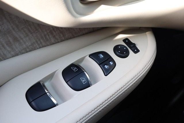 2020 Nissan Murano SL AWD w/ Dual Moonroof Pkg [MotorTrend Certified]