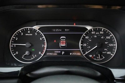 2025 Nissan Pathfinder SV