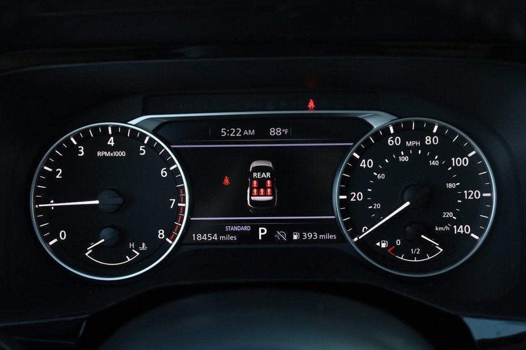 2025 Nissan Pathfinder SV