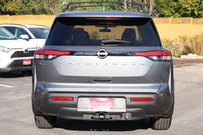 2025 Nissan Pathfinder SV
