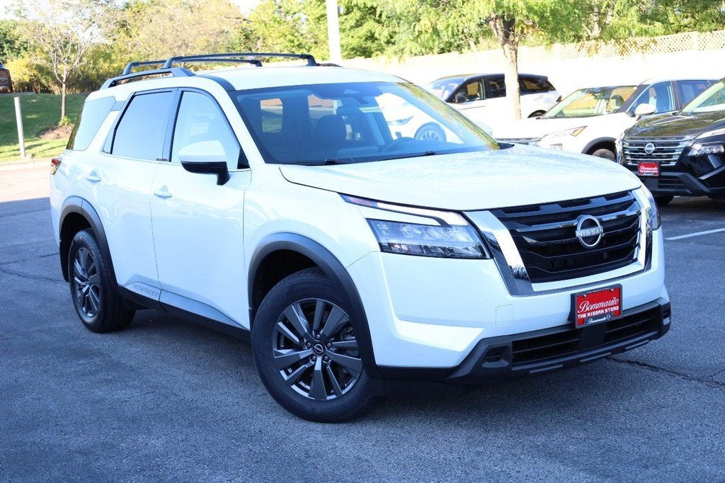 2025 Nissan Pathfinder SV