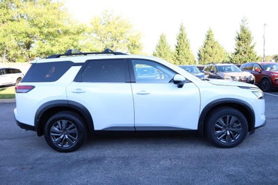 2025 Nissan Pathfinder SV
