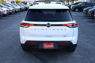 2025 Nissan Pathfinder SV