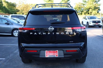 2025 Nissan Pathfinder SV