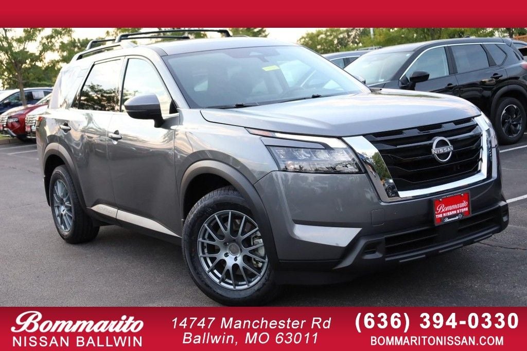 2025 Nissan Pathfinder SV