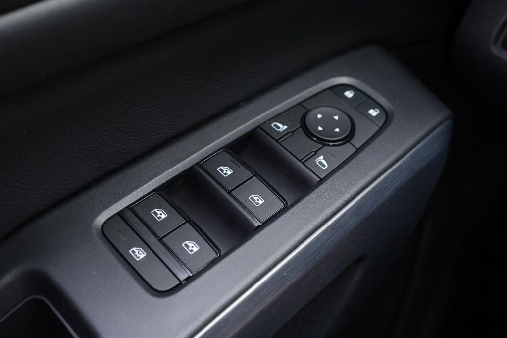 2025 Nissan Pathfinder Rock Creek®