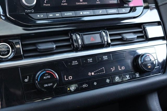 2023 Nissan Pathfinder SV