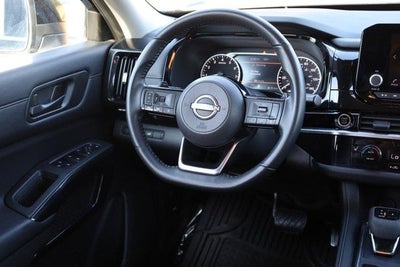 2023 Nissan Pathfinder SV