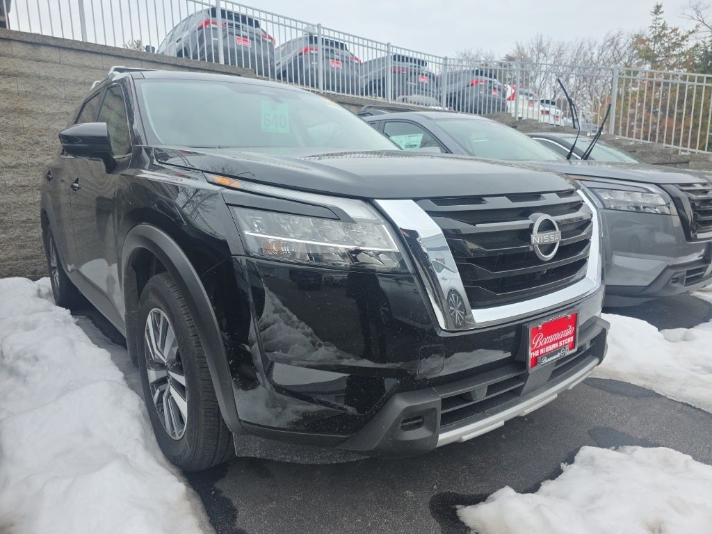 2024 Nissan Pathfinder SL