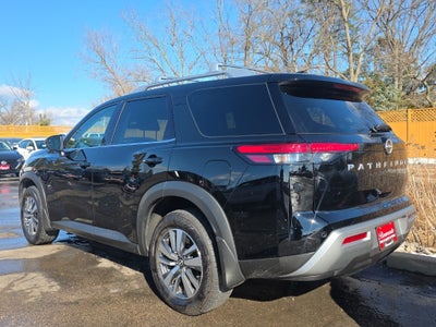 2024 Nissan Pathfinder SL