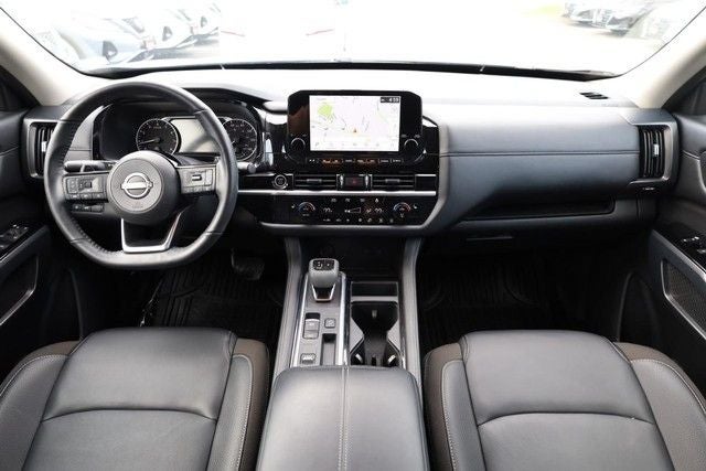 2024 Nissan Pathfinder SL