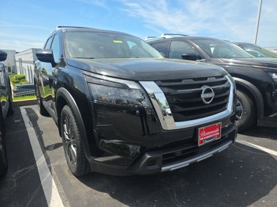 2025 Nissan Pathfinder SL