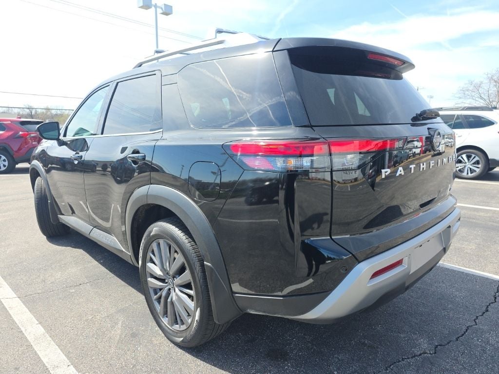 2024 Nissan Pathfinder SL