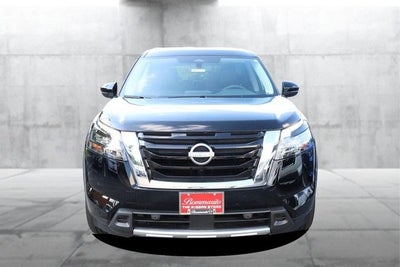 2025 Nissan Pathfinder SL