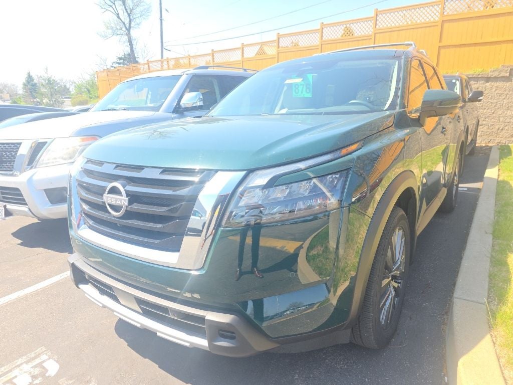 2025 Nissan Pathfinder SL