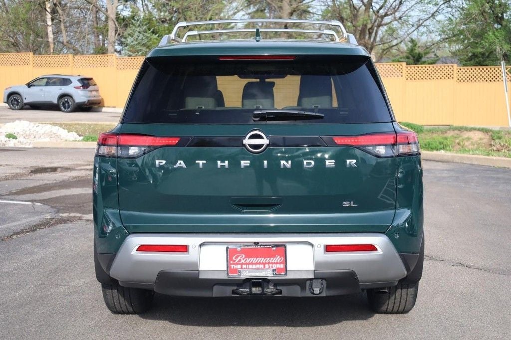 2025 Nissan Pathfinder SL