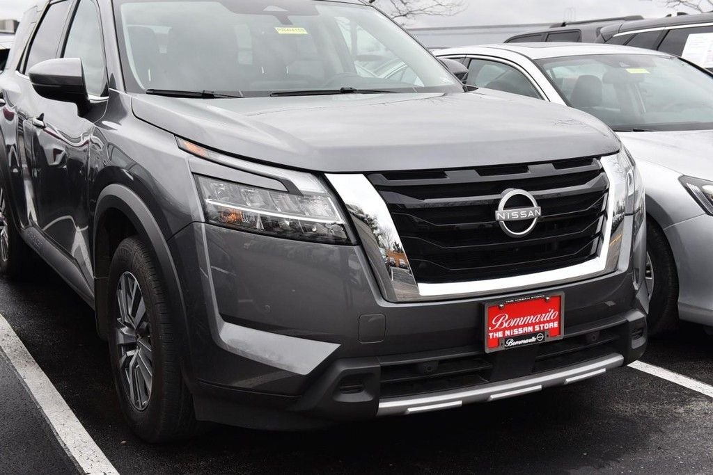 2024 Nissan Pathfinder SL