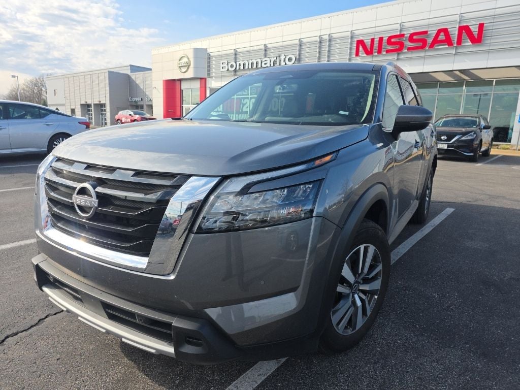 2025 Nissan Pathfinder SL