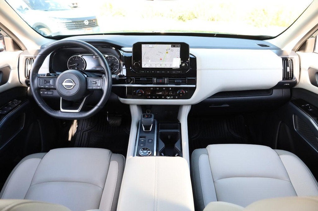 2025 Nissan Pathfinder SL