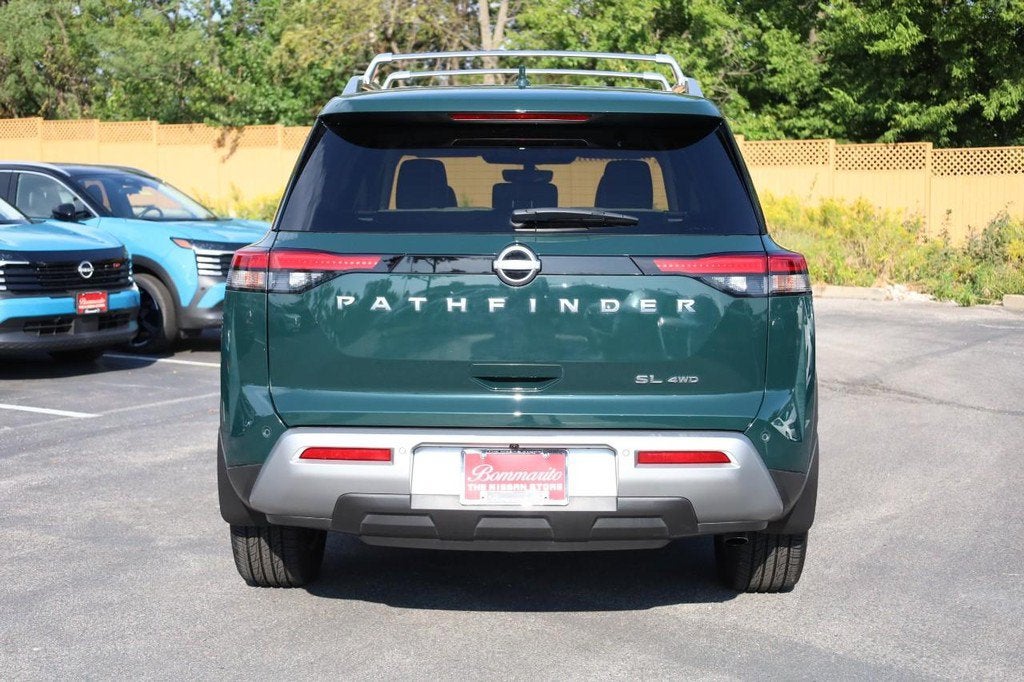 2025 Nissan Pathfinder SL